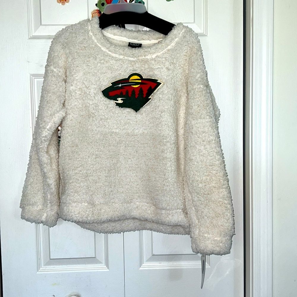 Minnesota Wild Long Sleeves soft and fuzzy sweater large 10/12 NWT